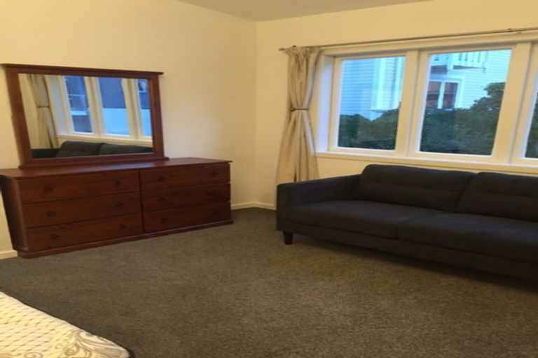 Photo of property in 7 Fallowfield Avenue, Mount Victoria, Wellington, 6011