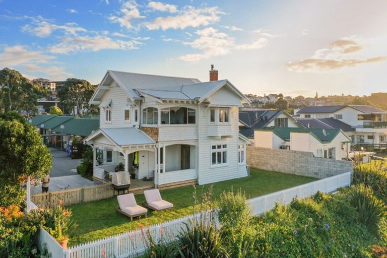 Photo of property in 68 Whiteley Street, Moturoa, New Plymouth, 4310