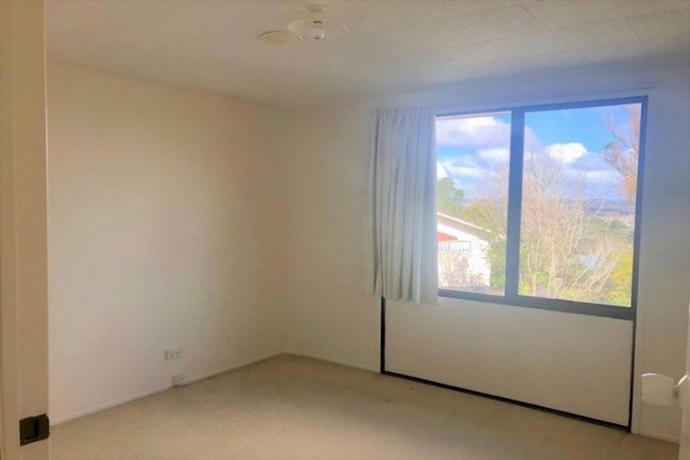 Photo of property in 2/21 Sarajevo Place, Massey, Auckland, 0614