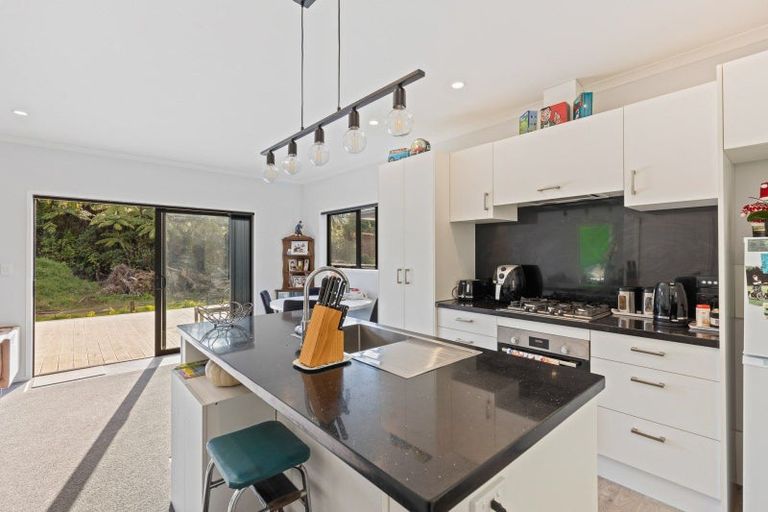 Photo of property in 23d Heta Road, Highlands Park, New Plymouth, 4312