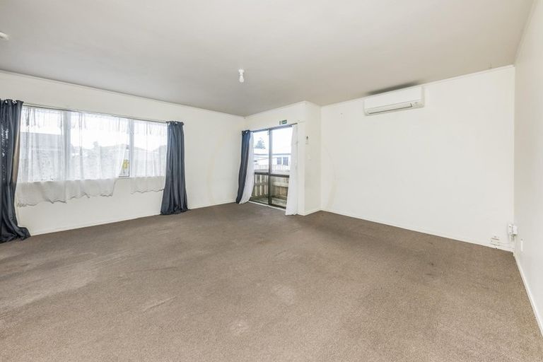 Photo of property in 1/8 Templeton Place, Clendon Park, Auckland, 2103