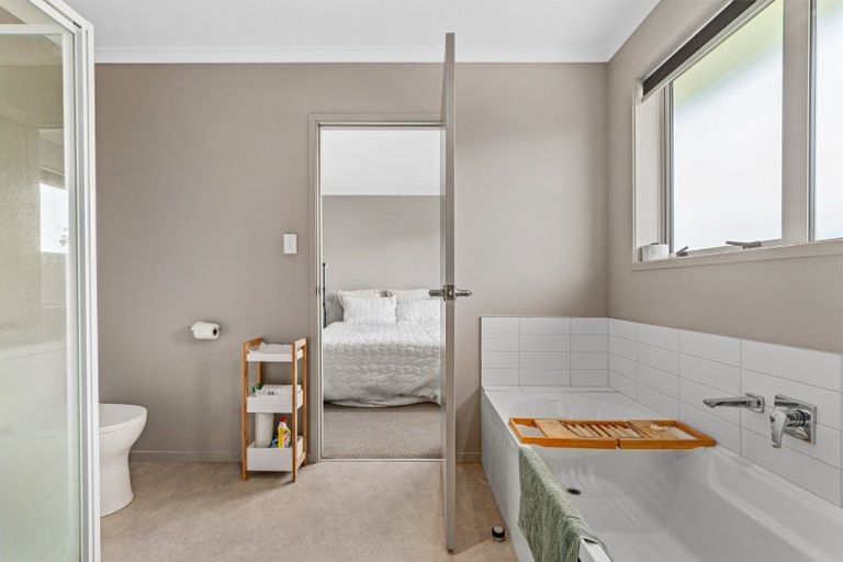 Photo of property in 84 Sentinel Avenue, Omokoroa, 3114