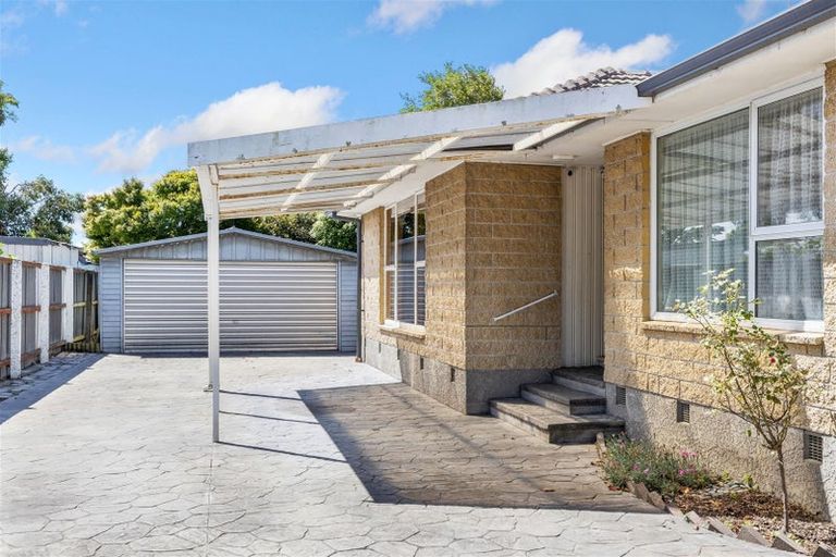 Photo of property in 8 Davidson Crescent, Hornby, Christchurch, 8042