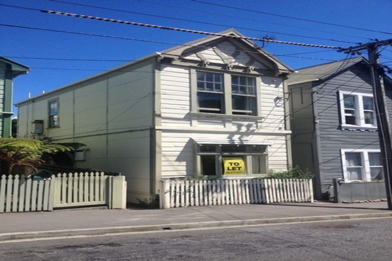 Photo of property in 10 Porritt Avenue, Mount Victoria, Wellington, 6011