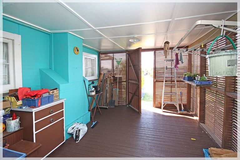 Photo of property in 22 Andresen Street, Foxton Beach, Foxton, 4815