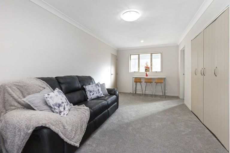 Photo of property in 21 Old Barn Road, Opaheke, Papakura, 2584