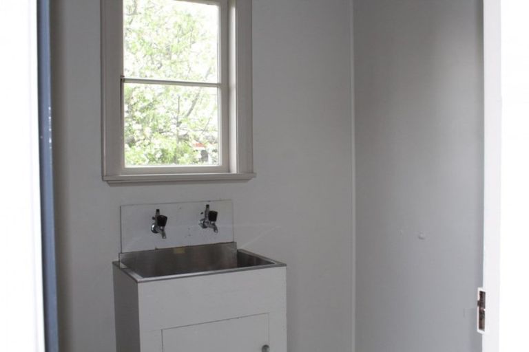 Photo of property in 3 Allardice Street, Dannevirke, 4930