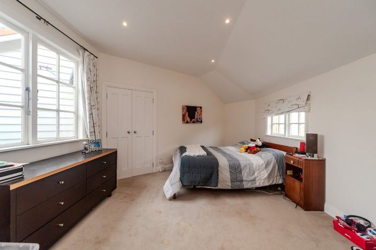 Photo of property in 60 The Crescent, Roseneath, Wellington, 6011