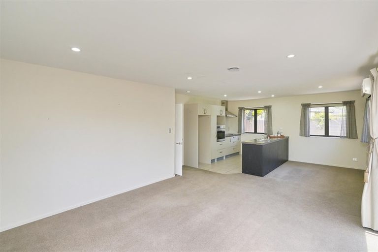 Photo of property in 516 Mairehau Road, Parklands, Christchurch, 8083