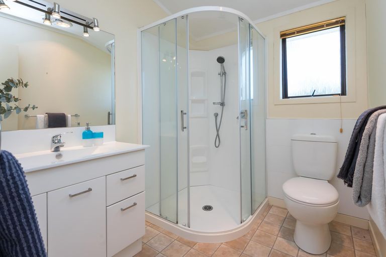 Photo of property in 58 Marine Parade, Mellons Bay, Auckland, 2014