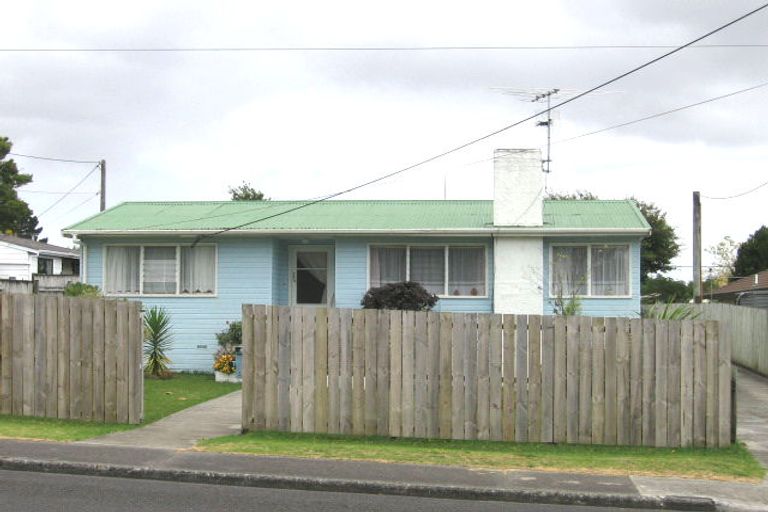 Photo of property in 2/328 Rangatira Road, Beach Haven, Auckland, 0626