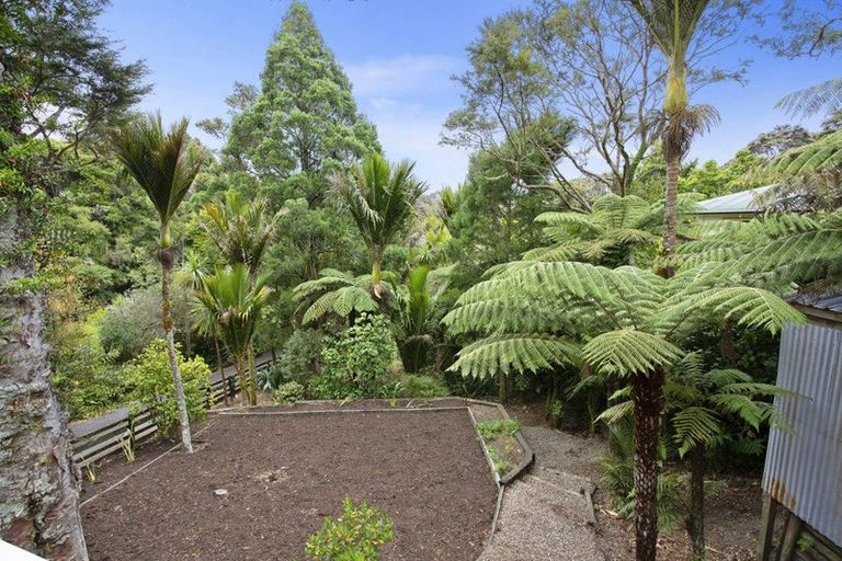 Photo of property in 755 West Coast Road, Oratia, Auckland, 0604