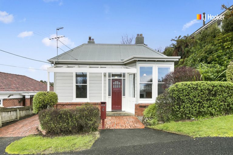 Photo of property in 4 Belleknowes Terrace, Belleknowes, Dunedin, 9011