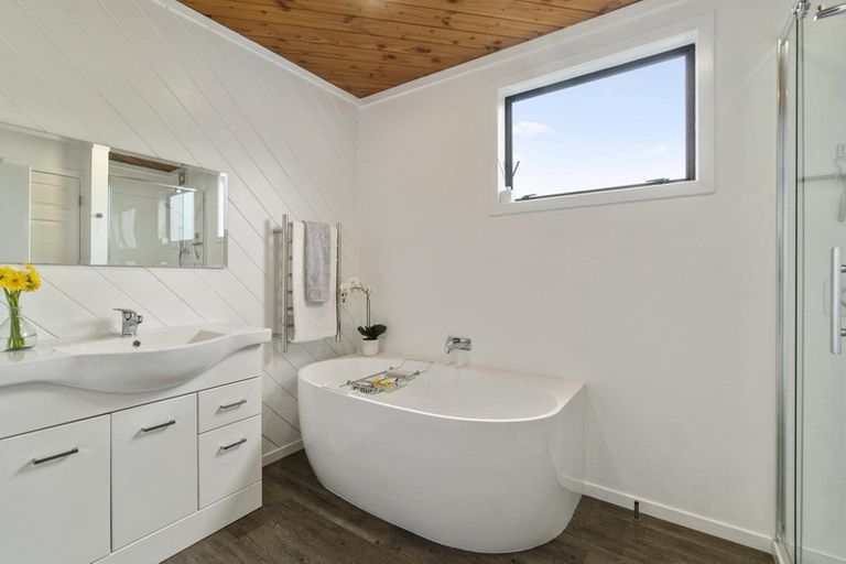 Photo of property in 243 Royal Road, Massey, Auckland, 0614