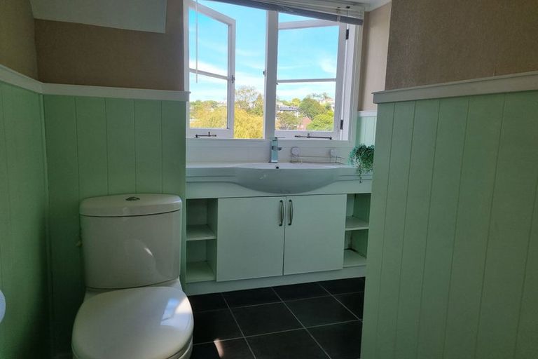 Photo of property in 31 Colmar Road, Mellons Bay, Auckland, 2014