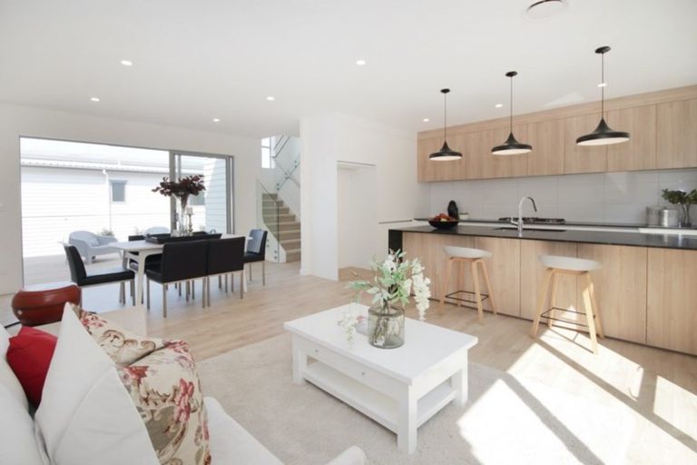 Photo of property in 28 Grut Greens, Silverdale, 0932