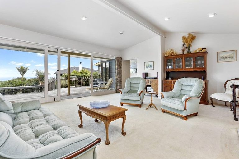 Photo of property in 1/95 Braemar Road, Castor Bay, Auckland, 0620