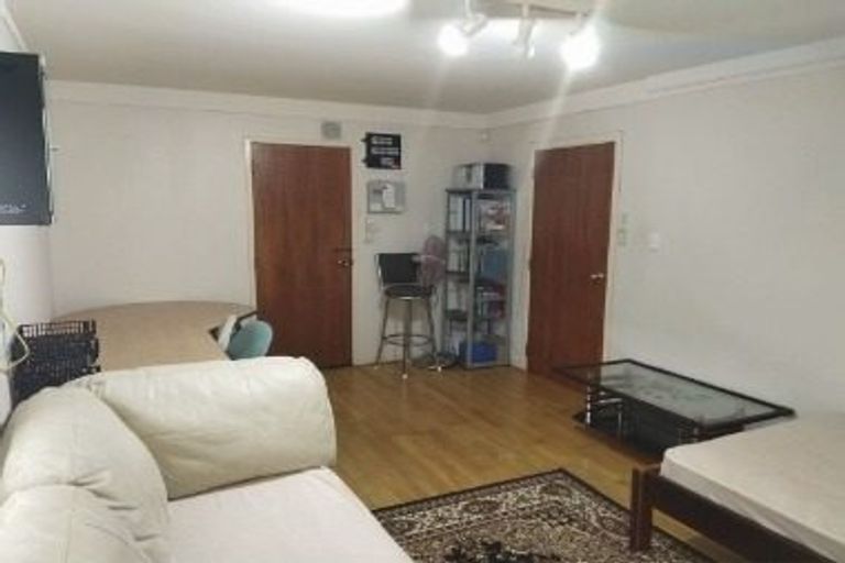 Photo of property in 25 Northpark Avenue, Northpark, Auckland, 2013