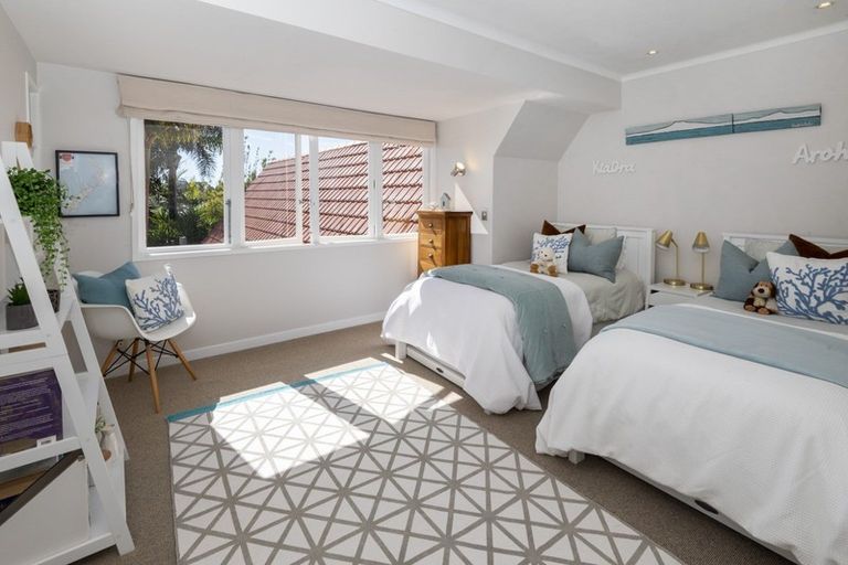 Photo of property in 14 Lynton Road, Bucklands Beach, Auckland, 2012