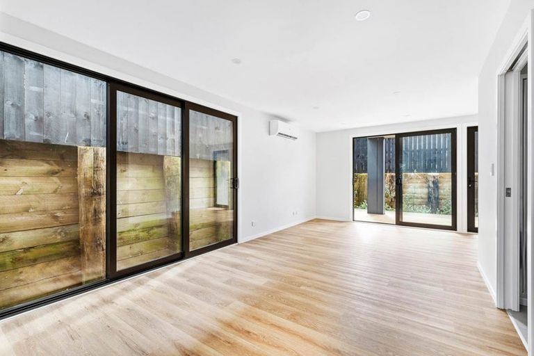 Photo of property in 17 Pukakaho Lane, Papatoetoe, Auckland, 2025