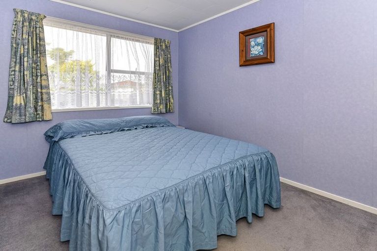 Photo of property in 1 Awakino Place, Manurewa, Auckland, 2102