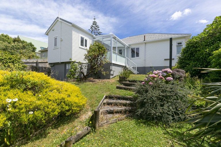 Photo of property in 14 Raumati Terrace, Khandallah, Wellington, 6035