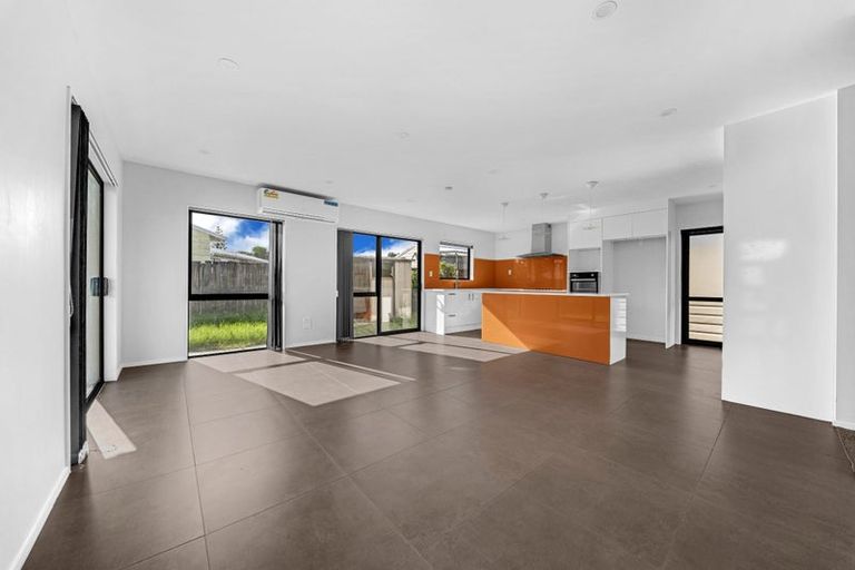 Photo of property in 1/25 Kennington Drive, Clendon Park, Auckland, 2103
