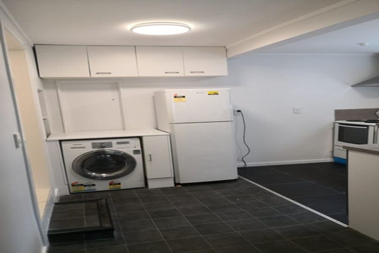 Photo of property in 6 Rixon Grove, Mount Victoria, Wellington, 6011