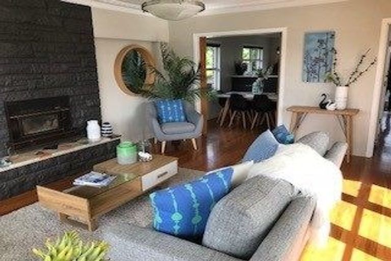 Photo of property in 9 Harding Avenue, Te Atatu South, Auckland, 0610