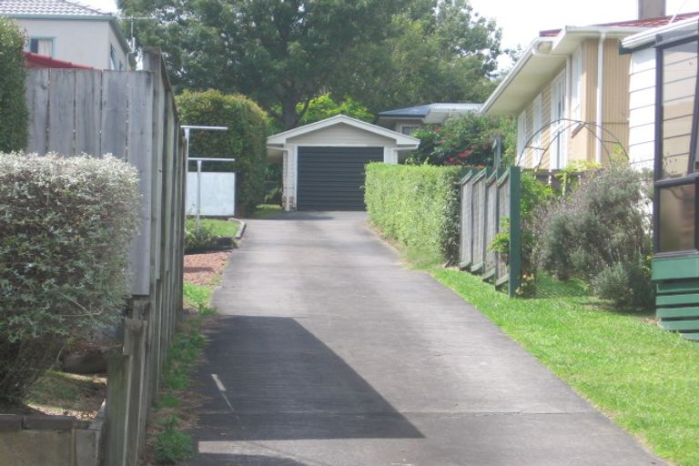 Photo of property in 1/21 College Road, Northcote, Auckland, 0627