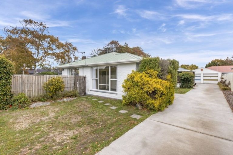 Photo of property in 1/16 Inwoods Road, Parklands, Christchurch, 8083
