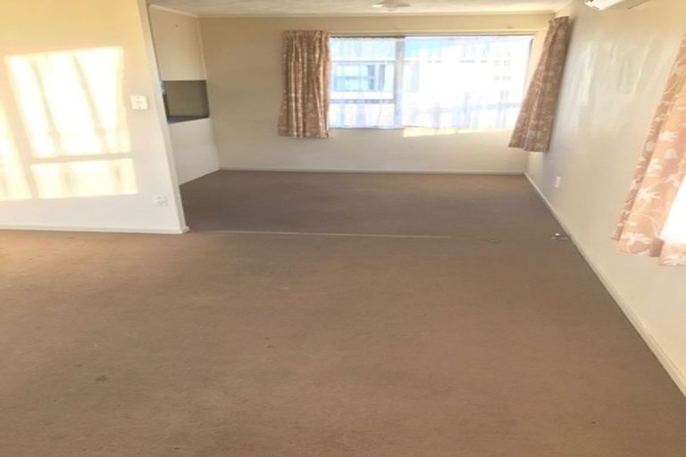 Photo of property in 9 Colonial Place, Kelvin Grove, Palmerston North, 4414
