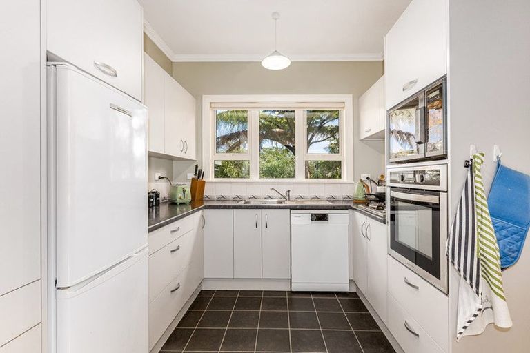 Photo of property in 25 Makara Road, Karori, Wellington, 6012