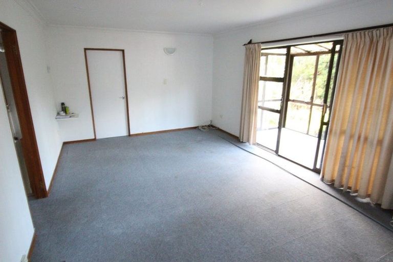 Photo of property in 40 West Lynn Road, Titirangi, Auckland, 0604