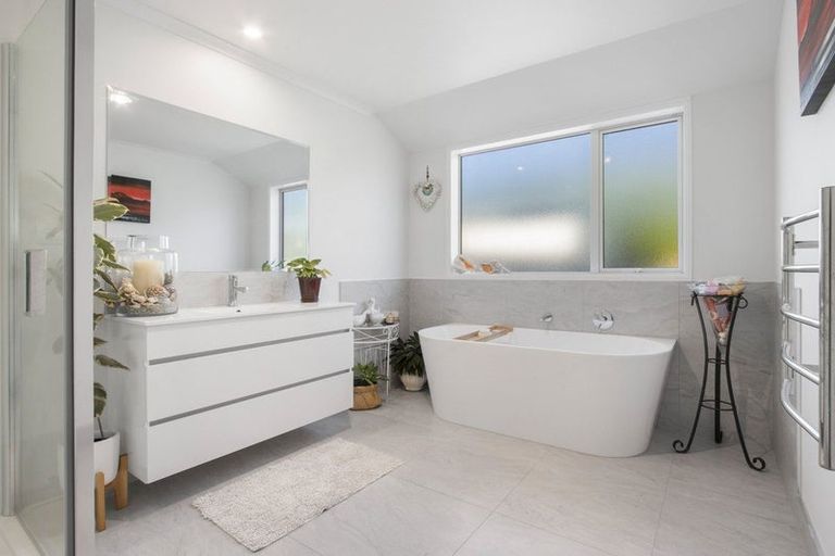 Photo of property in 1 Layla Place, Katikati, 3178