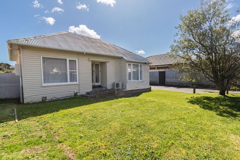 Photo of property in 49 Waiwhetu Road, Waiwhetu, Lower Hutt, 5010
