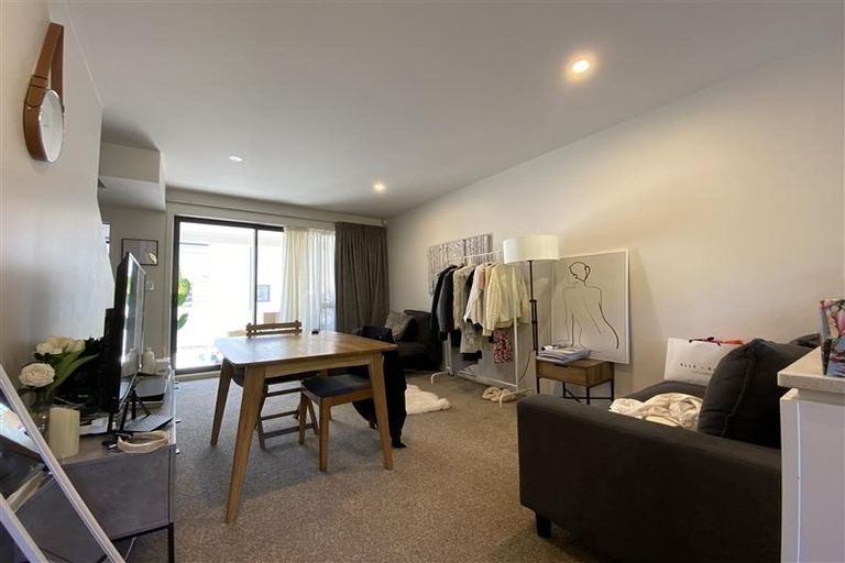 Photo of property in 40 Akeake Lane, Albany Heights, Auckland, 0632