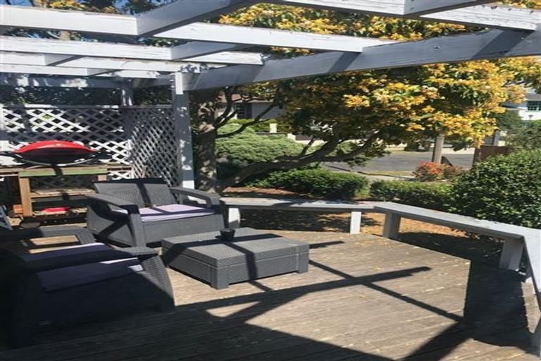 Photo of property in 21 James Cook Street, Havelock North, 4130