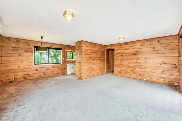 Photo of property in 1/25 Cron Avenue, Te Atatu South, Auckland, 0610