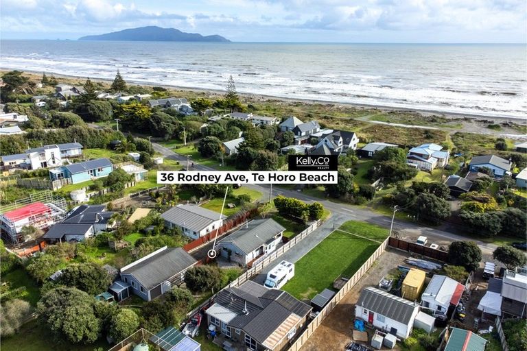 Photo of property in 36 Rodney Avenue, Te Horo Beach, Otaki, 5581