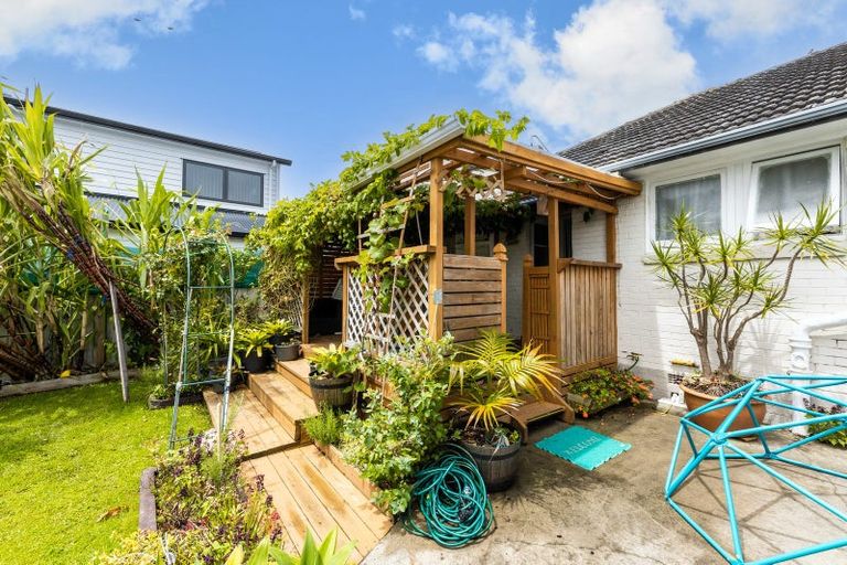 Photo of property in 11 Steven Street, Mangere East, Auckland, 2024