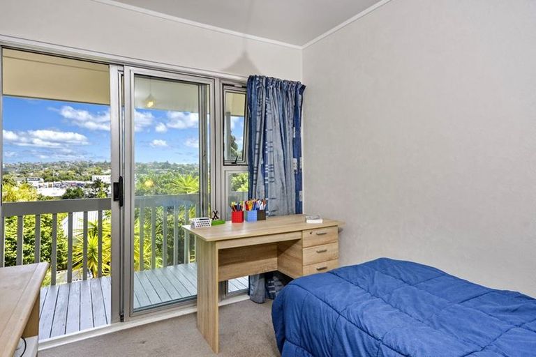 Photo of property in 9 Trevone Place, Forrest Hill, Auckland, 0620