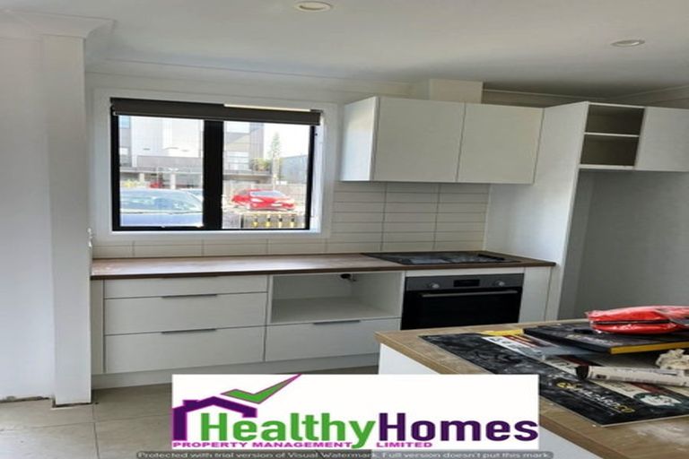 Photo of property in 7 Kaokao Lane, Mangere, Auckland, 2022