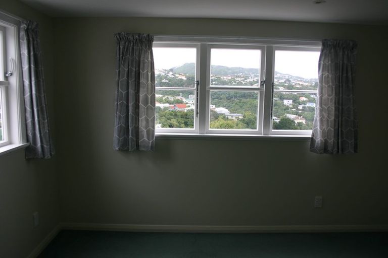 Photo of property in 2 Rodney Street, Northland, Wellington, 6012