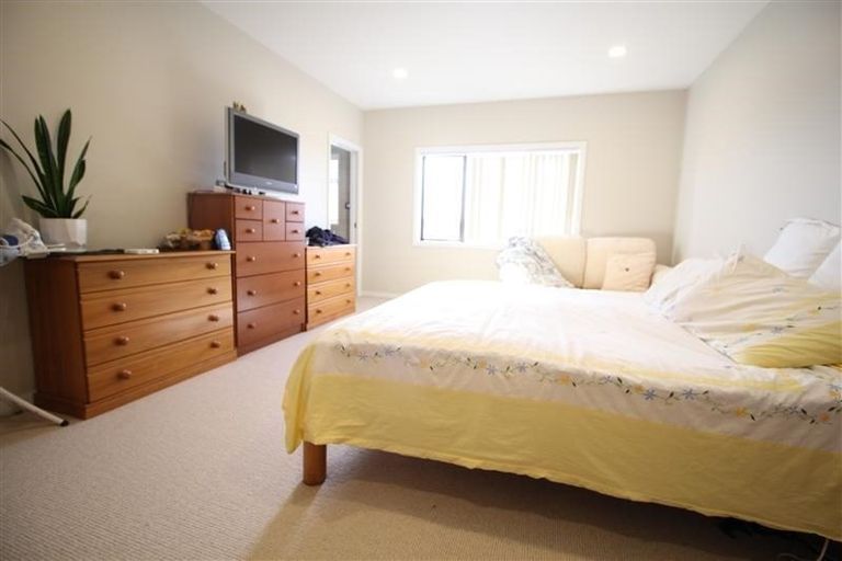 Photo of property in 13 Paso Fino Crescent, Karaka, Papakura, 2113