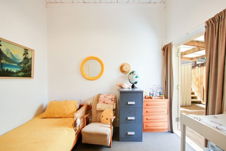 Photo of property in 48 Faraday Street, Hospital Hill, Napier, 4110