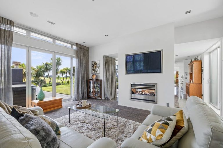 Photo of property in 12 Sampson Avenue, Waiwhakaiho, New Plymouth, 4312