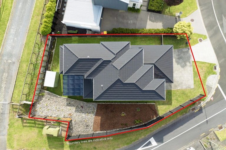Photo of property in 1 Sai Ridge Close, Pukekohe, 2120