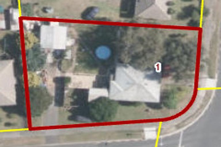 Photo of property in 1 Harris Street, Huntly, 3700