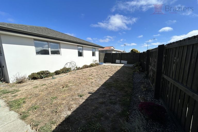 Photo of property in 3 Tamarisk Place, Parklands, Christchurch, 8083